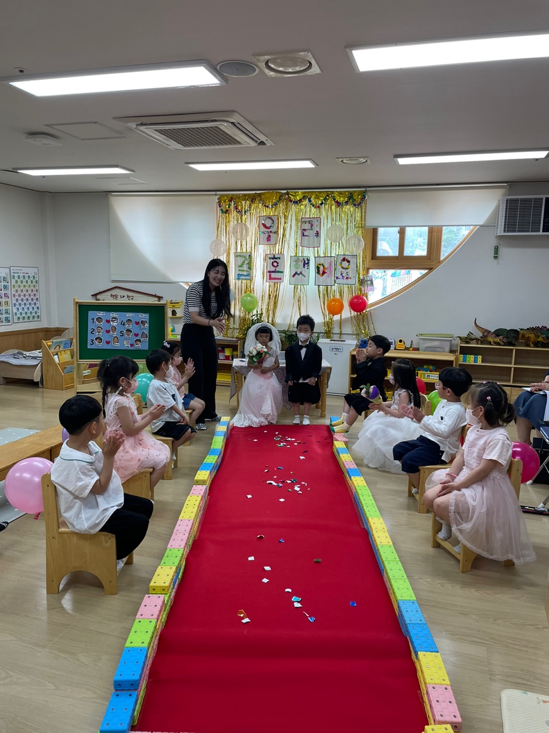 4학년들의 학교 현장 실습 중 연구수업